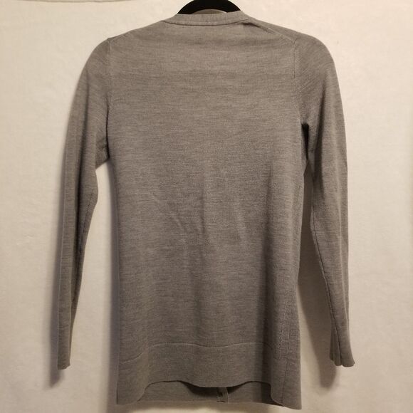 Banana Republic XS Cardigan Sweater 100% Merino Wool Gray Buttonfront Boyfriend - Picture 9 of 10